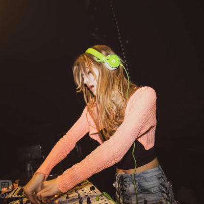 歌曲DJ抹去泪水