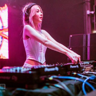 酒吧歌曲劲爆DJ大全：跟着节奏燃爆你的夜晚！