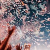 英文狂歡派對時間！必備燃炸舞曲